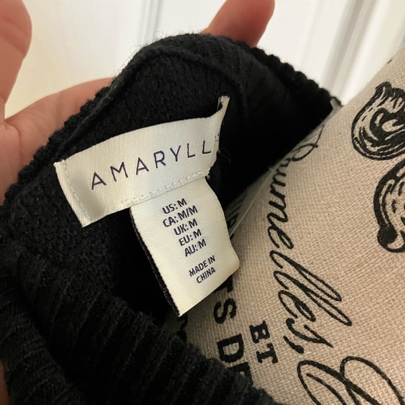 Mock neck lace sleeve sweater (M) - Picture 4 of 5